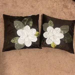Pair of Feather Flower throw pillows